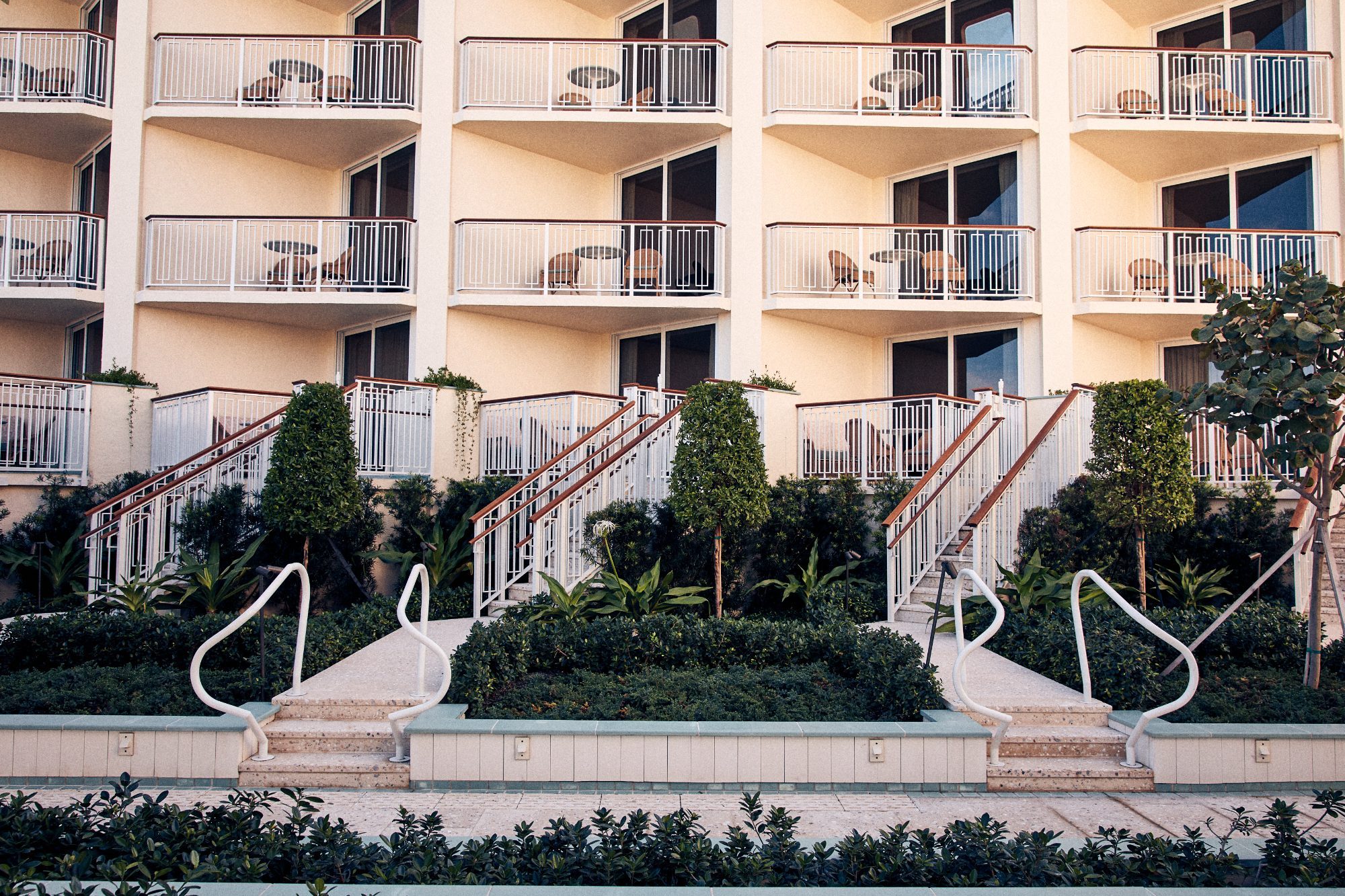 Four Seasons Hotel Palm Beach — photograph 3